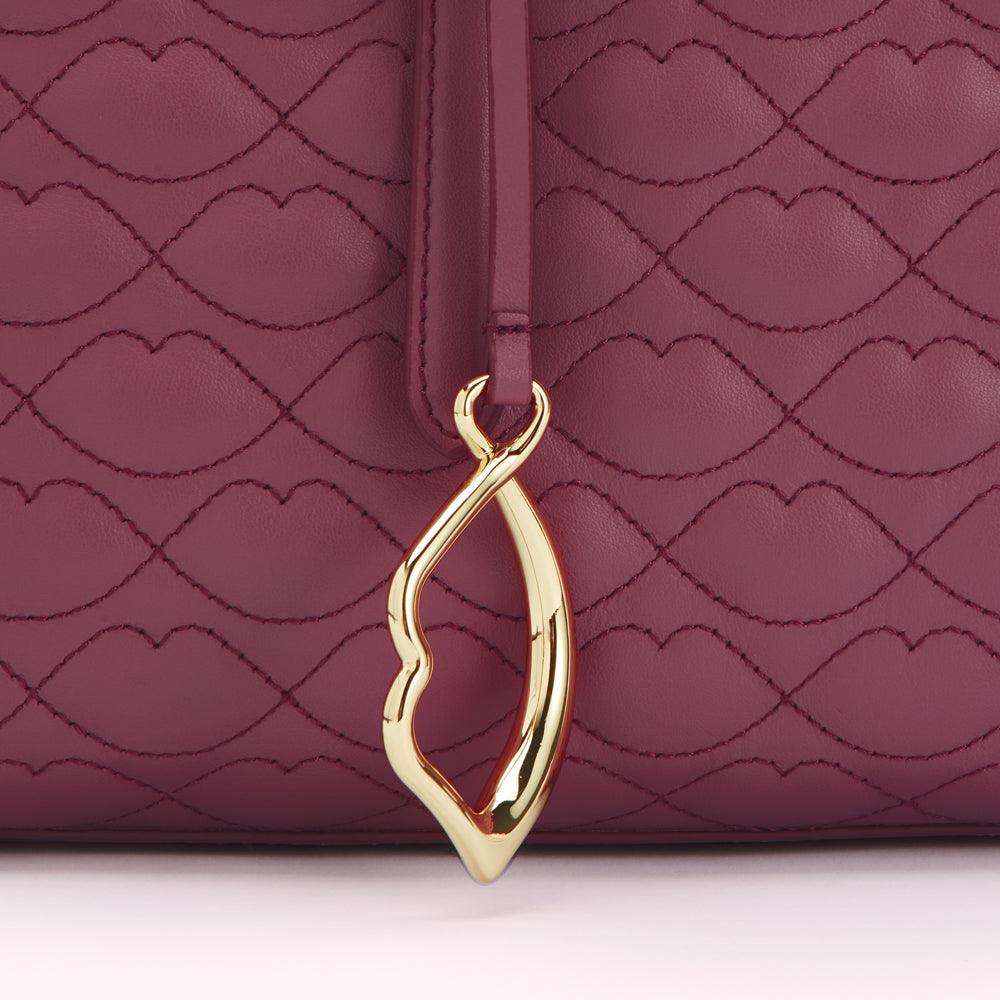 PEONY QUILTED LIP TAYLOR LEATHER HANDBAG