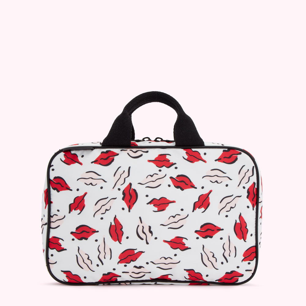 Lulu guinness toiletry bag 2025