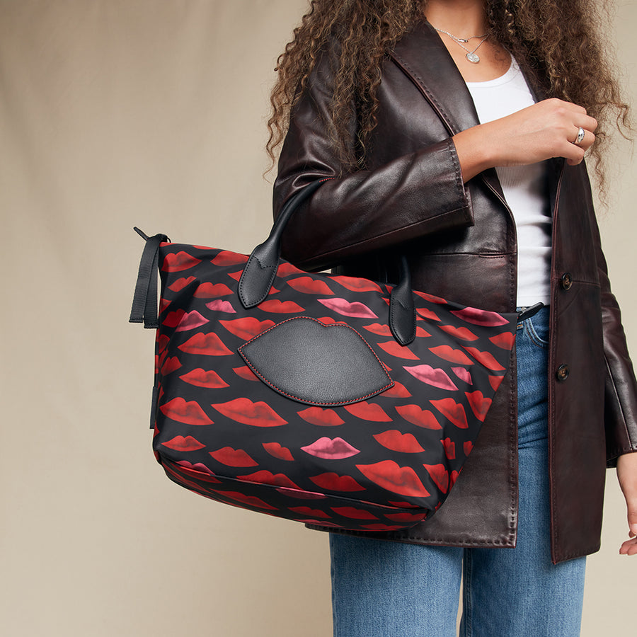 2906010323 lip print small tote